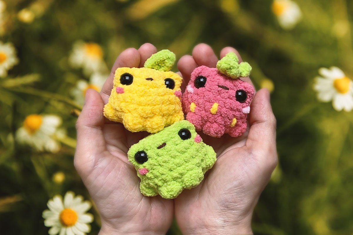 Crochet Fruity Frog Free Crochet Pattern and Tutorial